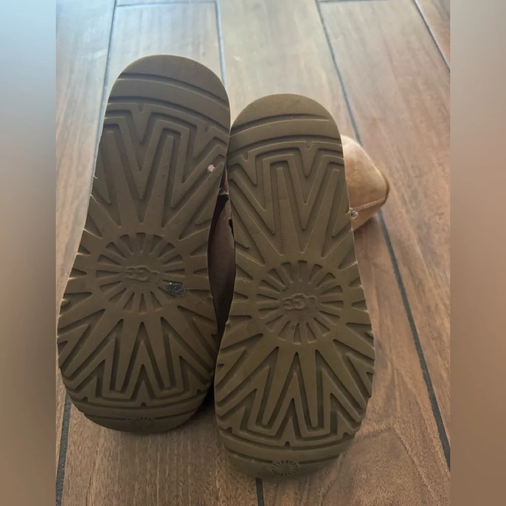 UGG Classic chestnut half calf boots size 7